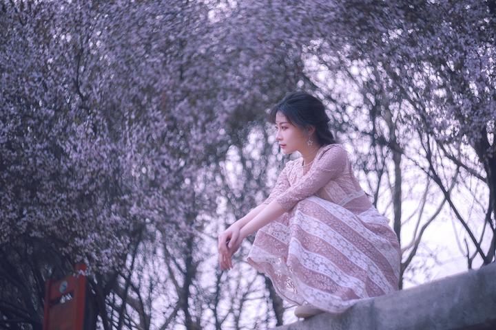 摄影日记：微风中的樱花和你